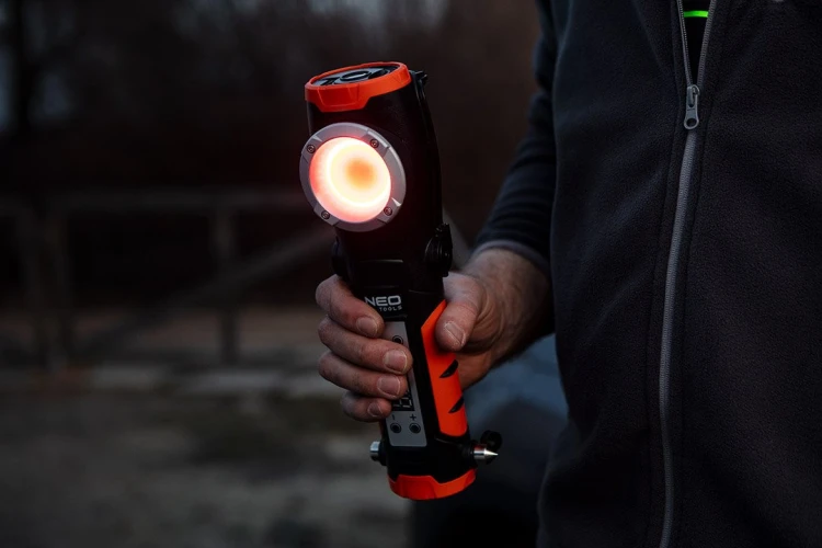lampa-samochodowa-z-kompresorem-10-bar-neo.jpg