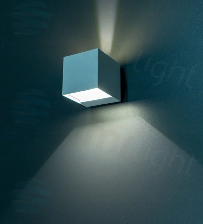 kinkiet-elewacyjny-square-aluminium-bialy.jpg